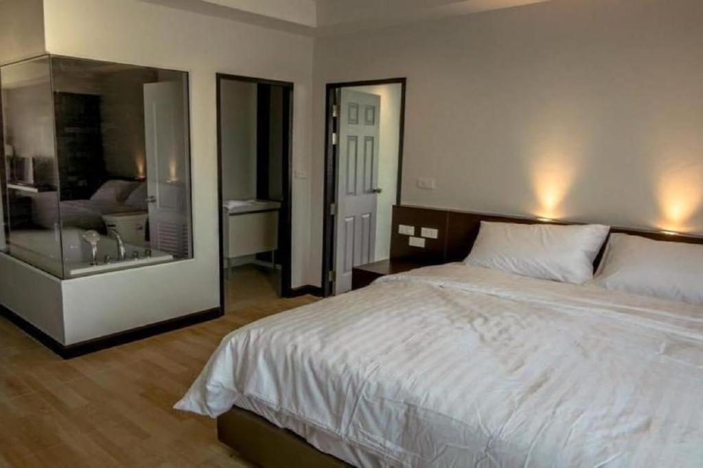 Eurotel Hotel SHA Kanchanaburi Buitenkant foto