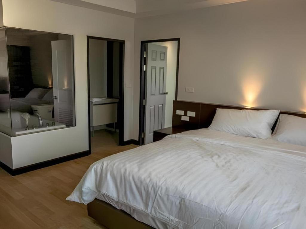 Eurotel Hotel SHA Kanchanaburi Buitenkant foto